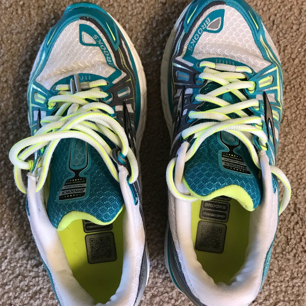 Brooks transcend size 8. Great condition